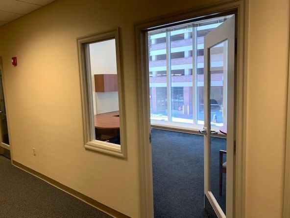 Signature Executive Excellence: 147 2nd Ave S, Saint Petersburg, FL 33701